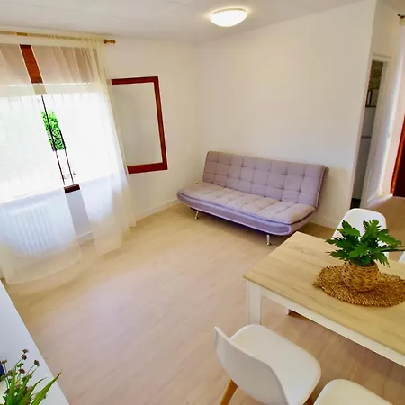 Apartment V&v Lloret: Garden With Pool, 150m From Canyelles Lloret de Mar