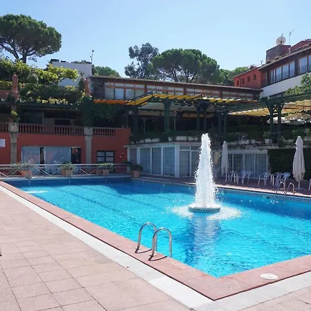 Apartment V&v Lloret: Garden With Pool, 150m From Canyelles *