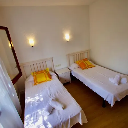 V&v Lloret: Garden With Pool, 150m From Canyelles Apartment