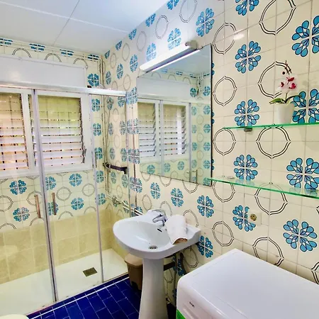 Apartment V&v Lloret: Garden With Pool, 150m From Canyelles