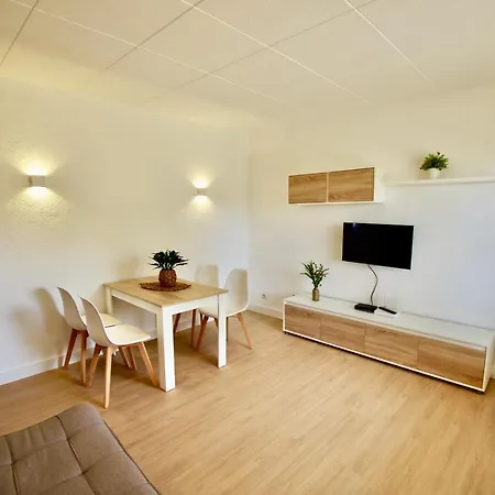 V&v Lloret: Garden With Pool, 150m From Canyelles *