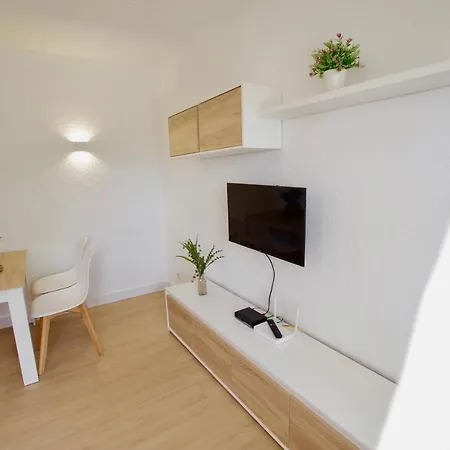 Apartment V&v Lloret: Garden With Pool, 150m From Canyelles *